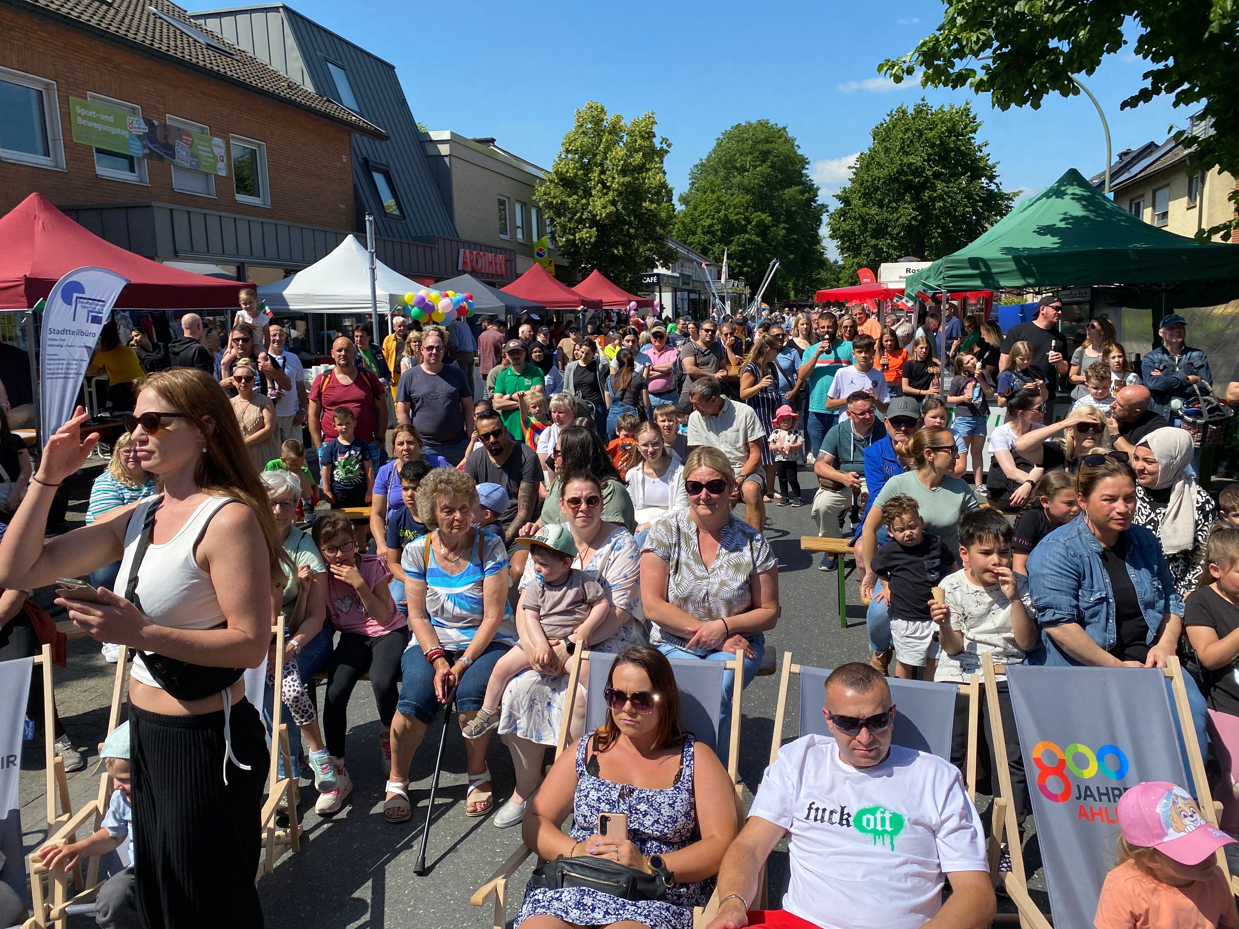 Tausende feiern ihre „Fiesta Mexikana“ im Sonnenschein