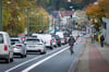 Stau auf der Artur Ladebeck Straße in Bielefeld: Ein Foto aus dem November 2023, als die OWD-Auffahrt aufgrund von Bauarbeiten gesperrt war.