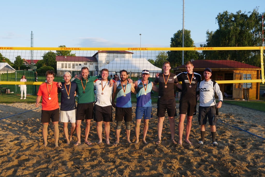 Büren: Volleyballer Wetteifern Im Sand Beim Tus Wewelsburg