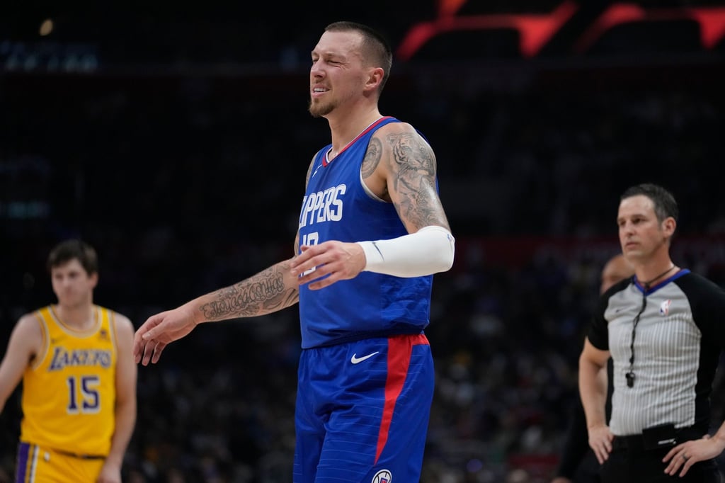 Daniel Theis Signs OneYear Deal with New Orleans Pelicans, Set to Lead