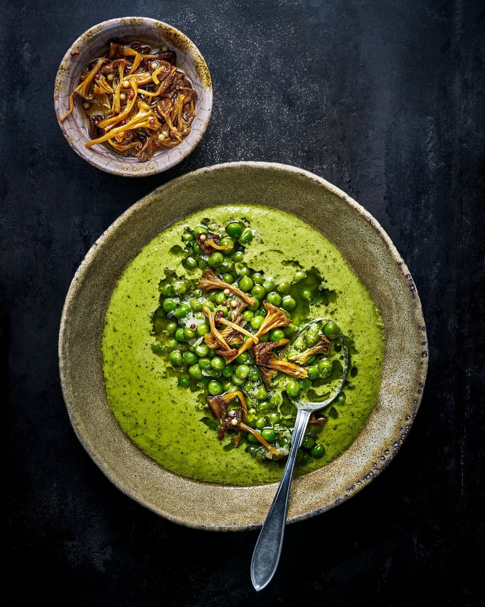Mal in Suppe, mal im Risotto: Zwei Rezepte mit Pfifferlingen