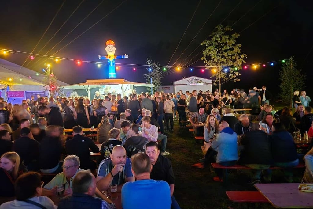 Zahnarzt-unterst-tzt-das-Volksfest-H-rste