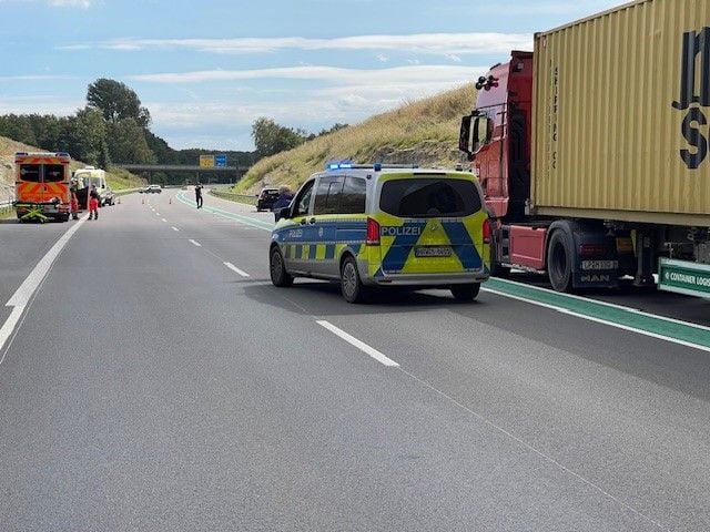 Motorradgruppe verunglückt auf B474: ein Toter, drei Verletzte