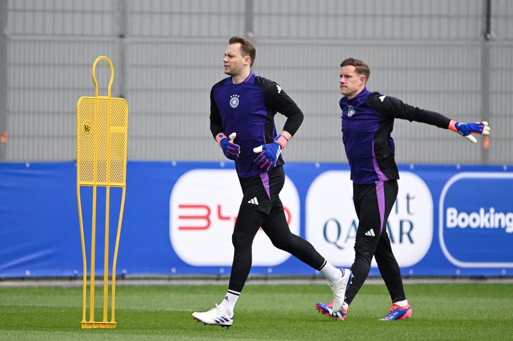 At the Heim-EM, Marc-André ter Stegen (r) has to pick up a letztes Mal hinter Manuel Neuer (l).