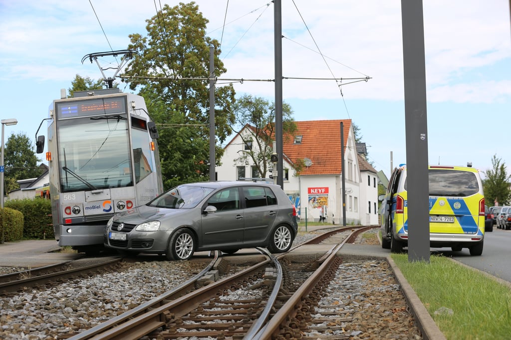 Stadtbahnen fahren nach Unfall auf der Linie 1 in Bielefeld wieder