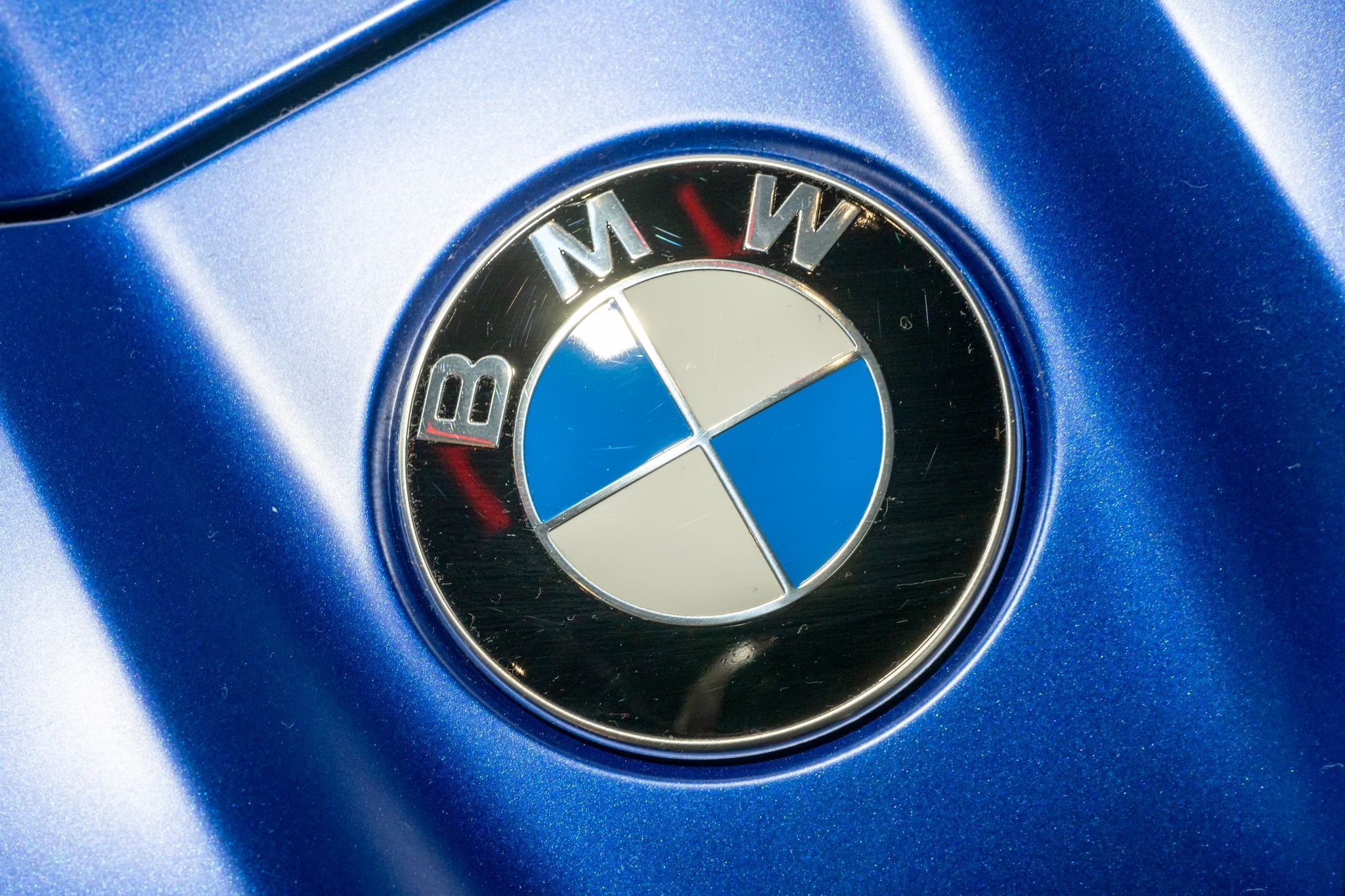 BMW senkt Gewinnprognose deutlich Rückruf wegen Bremsen