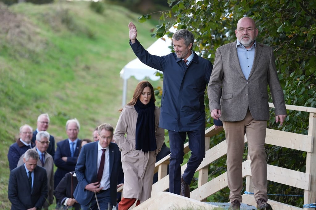 Dänisches Königspaar besucht Danewerk