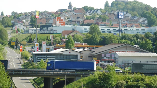 A44 bei Diemelstadt Neue Stromtankstelle wird gebaut