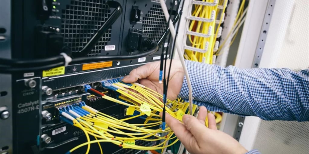 in Deutsche Glasfaser macht Problem ausfindig