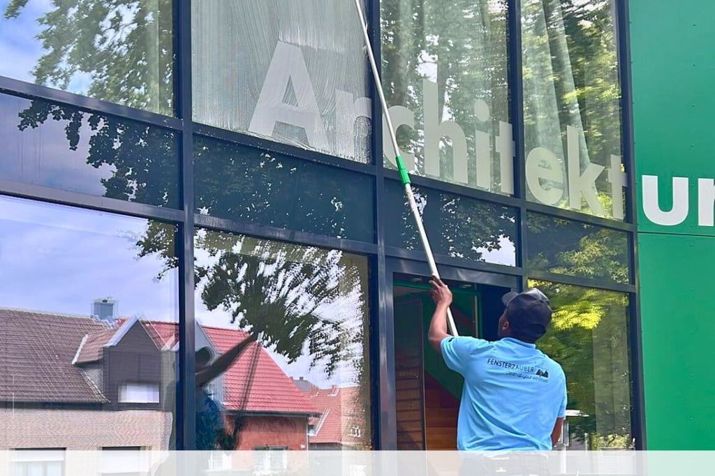 Fensterreinigung Ahlen: Fensterzauber bringt klare Sicht in Ihre Räume