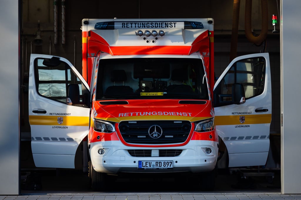 Frontalzusammensto-Ein-Toter-vier-Schwerverletzte