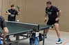 Für das Vater-Sohn-Duo des TTC Ladbergen, Thomas und Theo Kuhn, gab es beim Tischtennis-Turnier des SV Cheruskia auch aufgrund der großen Konkurrenz nicht viel zu holen.