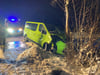 Bei Büren-Weine kam ein Kleinbus von der Straße ab. Der Beifahrer erlitt schwere, zwei weitere Insassinnen leichte Verletzungen.