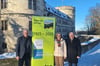 Vor 100 Jahren nahm das Kreismuseum in der Wewelsburg seinen Betrieb auf. Museumsleiterin Kirsten John-Stucke, stellvertretender Museumsleiter Markus Moors (links) und Landrat Christoph Rüther haben auf die bewegte Geschichte des Museums und der Burg zurückgeblickt und das vielfältige Programm zum Jubiläumsjahr vorgestellt.