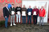 Der Vorsitzende der DLRG-Ortsgruppe, Volkmar Brockhausen (l.), und Michael Görshop, Vorsitzender des DLRG-Bezirks Kreis Coesfeld (r.), gratulierten den Jubilaren (v. l.): Mario Blaschei (10 Jahre), Mike Reuter (25 Jahre), Lothar Kosbab (Ehrenurkunde), Martin Overmeyer (50 Jahre) und Friedhelm Brockhausen (60 Jahre).