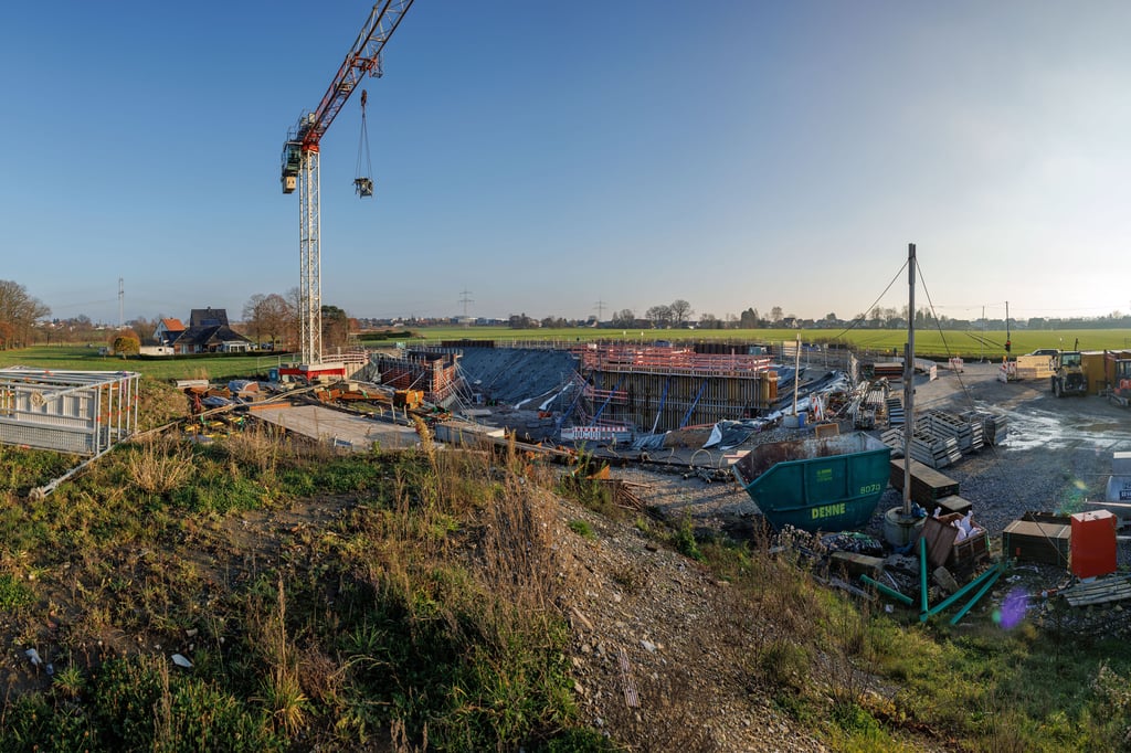 Am Milser Loch geht es weiter