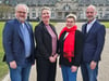 Der SPD-Stadtverbandsvorsitzende Gerhard Beckmann (links), der SPD-Fraktionsvorsitzende Dr. Olaf Winkelmann (rechts) und die stellvertretende Landrätin Angelika Buttler (zweite von rechts) stellen Henrike Diestelhorst vor. Sie soll für die SPD um das Bürgermeisteramt in Bad Oeynhausen ins Rennen gehen.