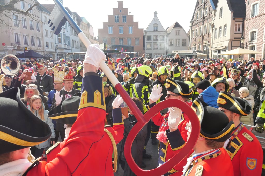  Der Rathaussturm 2025 in Warendorf Motiv 