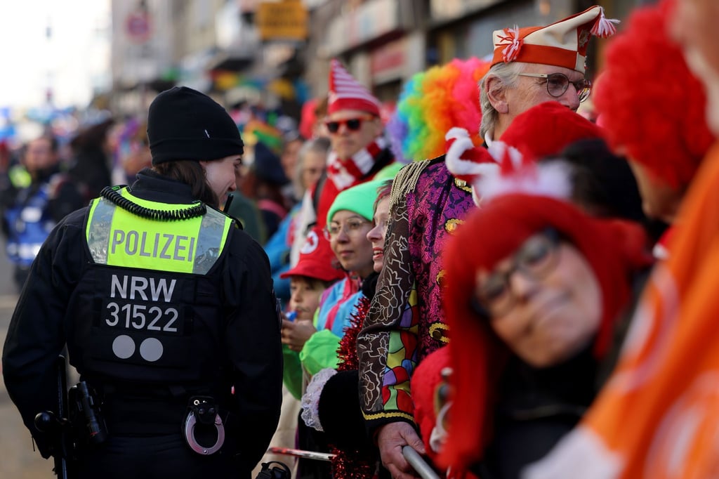 Zu viel Alkohol: 15 Narren in Krankenhäuser eingeliefert