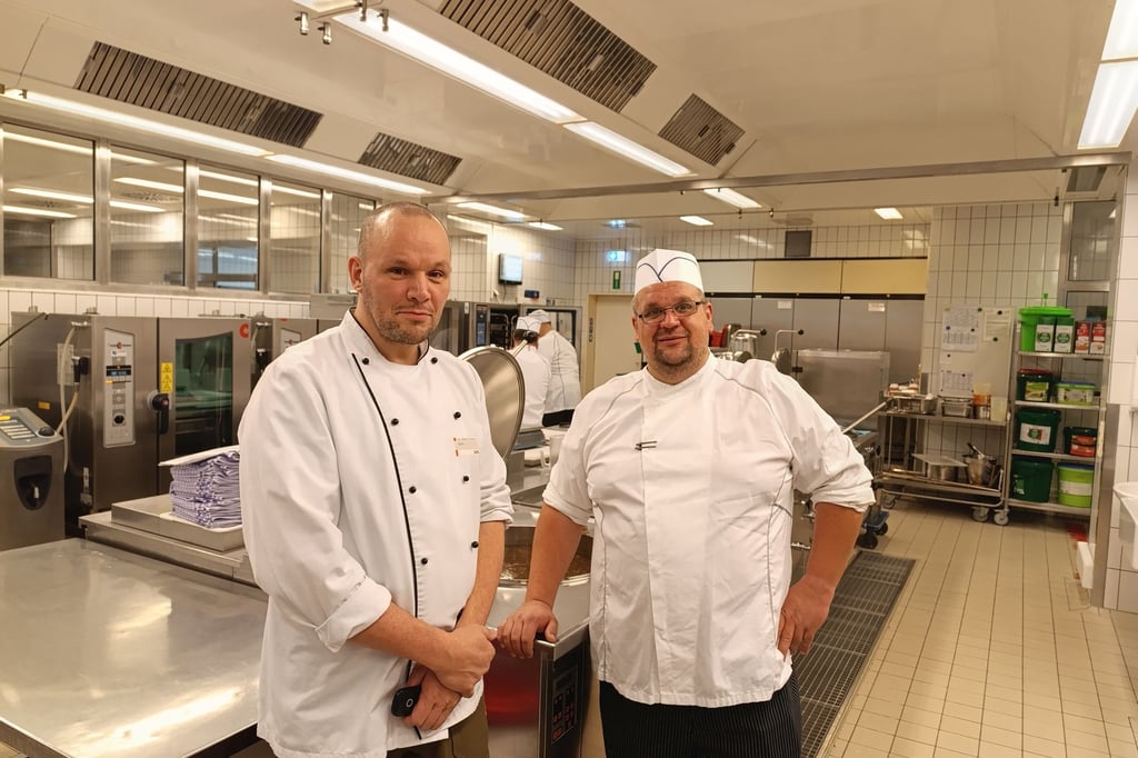 Der Umgang mit Alkoholsucht: Ex-Patient arbeitet als Koch in Gütersloh