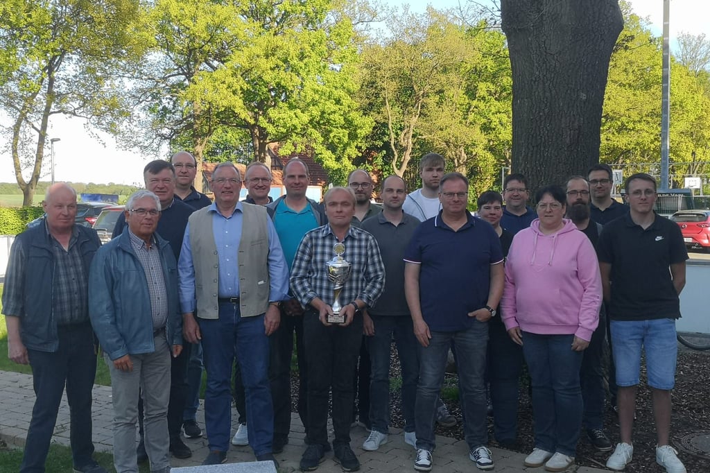 Kameradschaft-holt-sich-den-Dorfpokal
