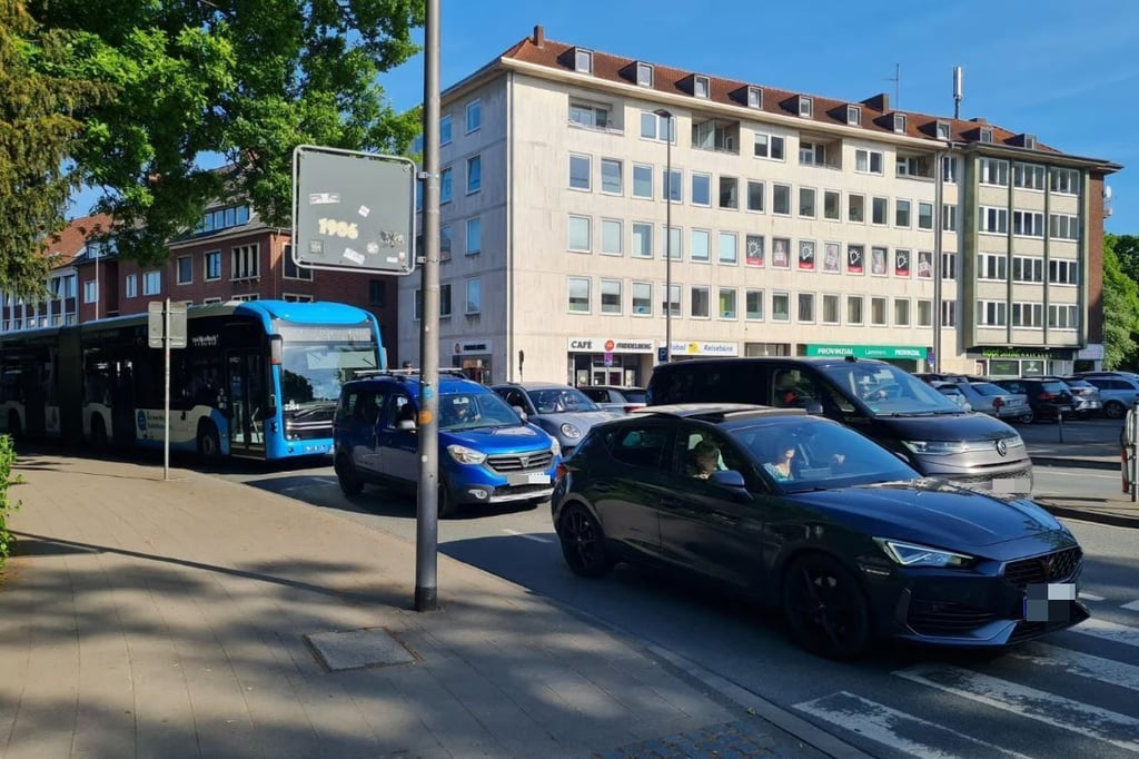 Stockender Busverkehr am Kreisel könnte bald Geschichte sein