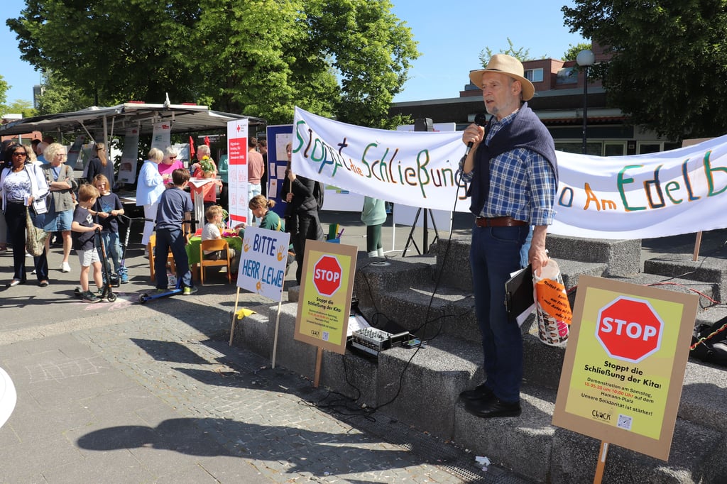 Lauter Elternprotest gegen Kita-Schließung