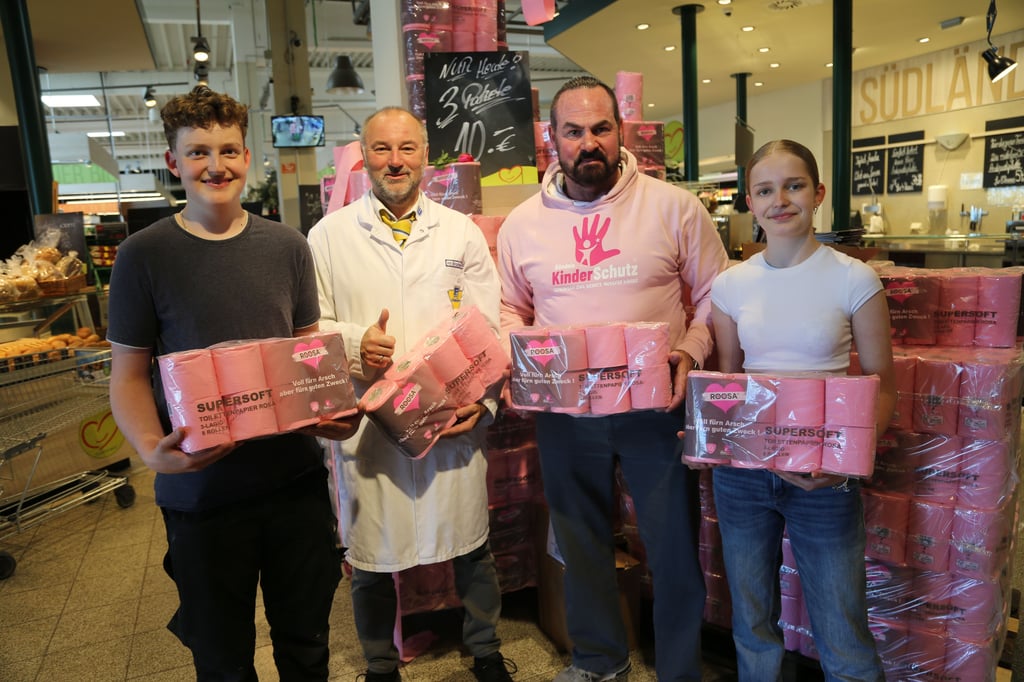 Mit rosa Klopapier für den Kinderschutz