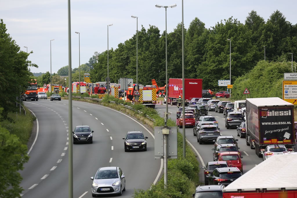 Schwerer Auffahrunfall auf dem Bielefelder OWD