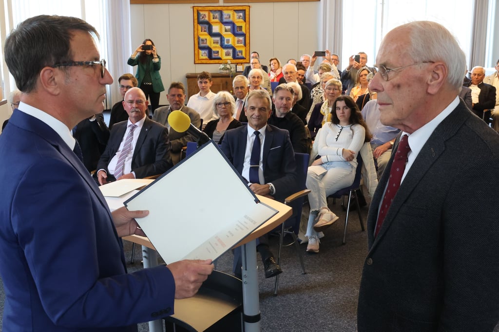 Verdienstkreuz für Horst Thiel