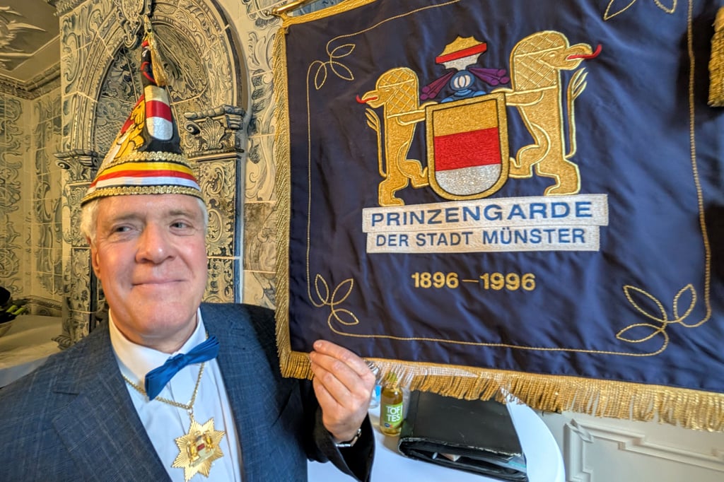 Prinzengarde stellt neuen Karnevalsprinzen der Stadt Münster vor
