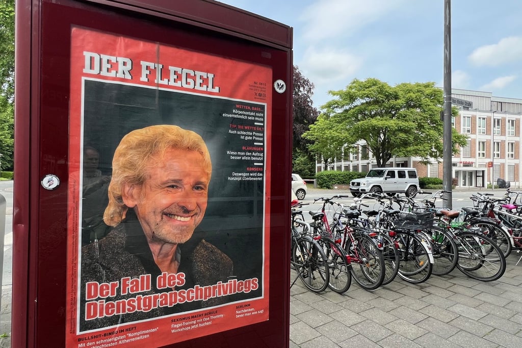 Aktivisten attackieren Thomas Gottschalk mit Schmähplakat