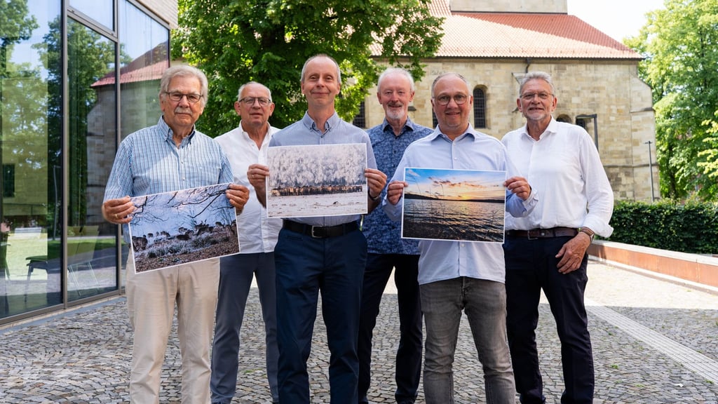 Beim Fotowettbewerb des Bürgerstiftugn wurden nun die drei Erstplatzierten ausgezeichnet. Ganz vorne landete ein Bild von Christian Rensing (3.v.l.).