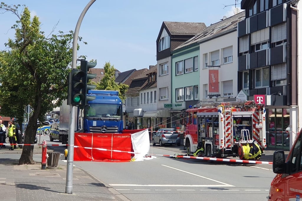 Fatal accident: Man (80) hit by truck in Beverungen