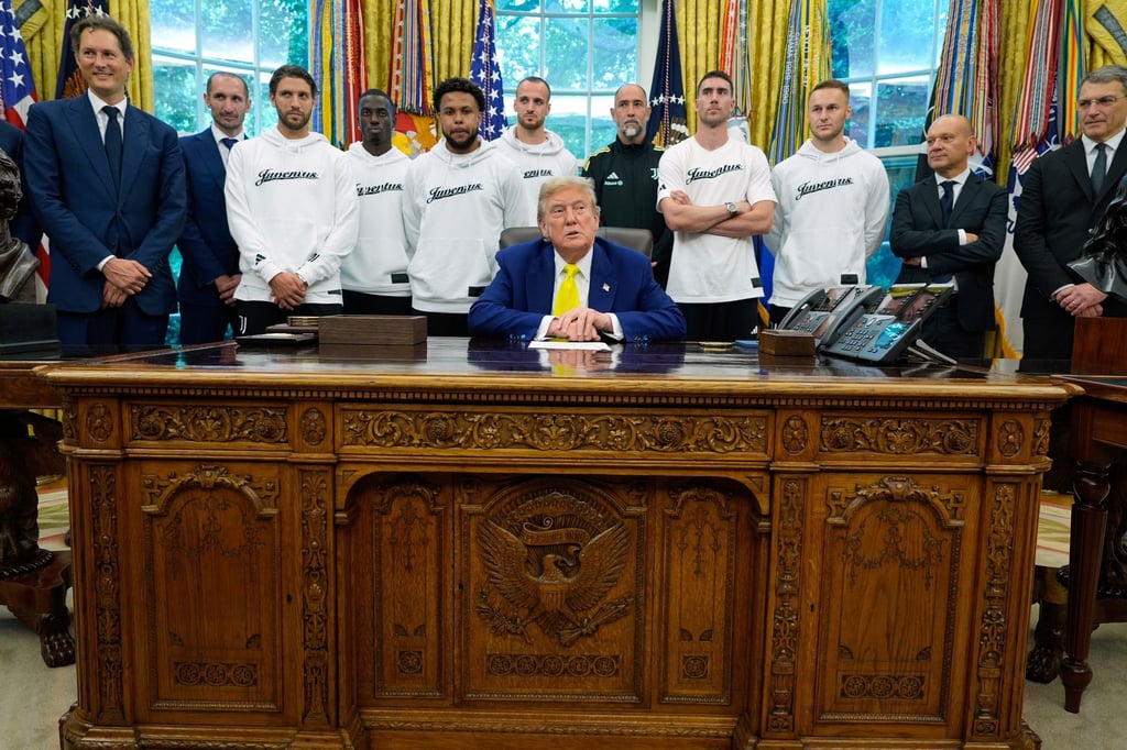 Mit-Juve-Team-im-R-cken-Trump-beantwortet-Fragen-zu-Krieg
