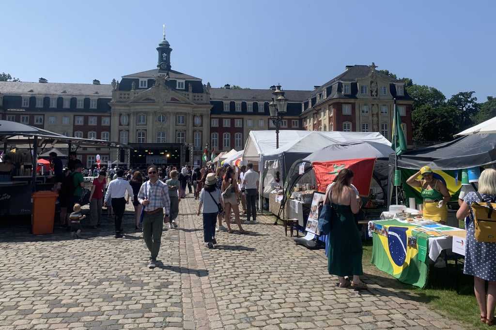 Weltreise auf dem Schlossplatz