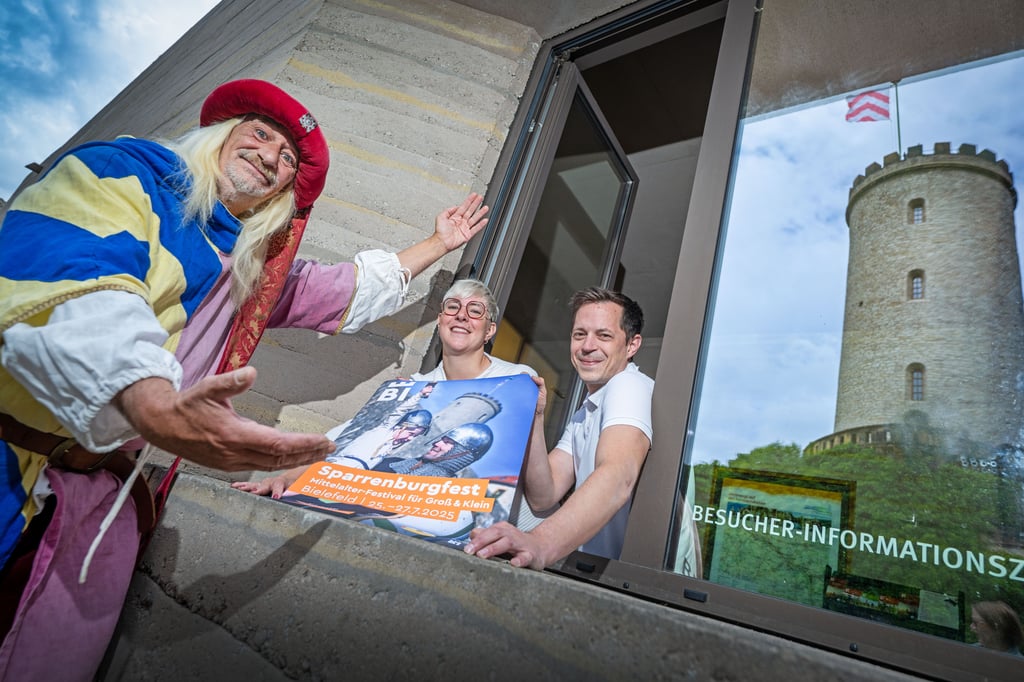 Ritterspiele, Gaukler und Bauernaufstand