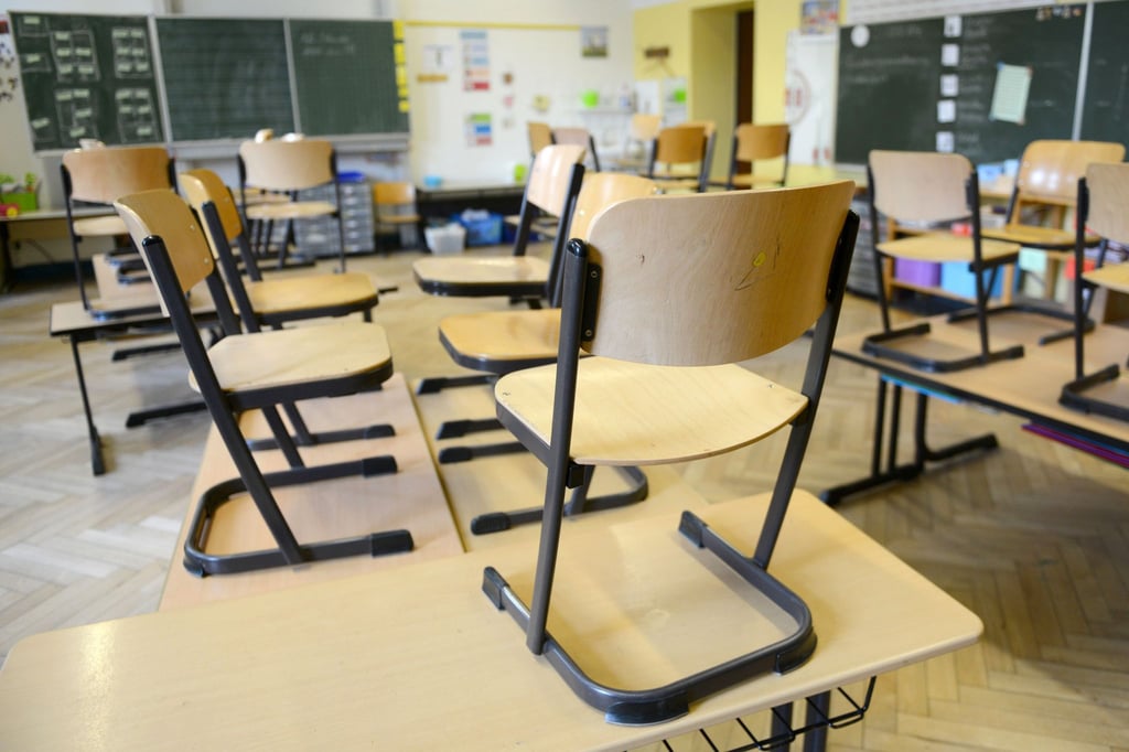 Gl-ttechaos-blieb-aus-Feller-verteidigt-Schulschlie-ung