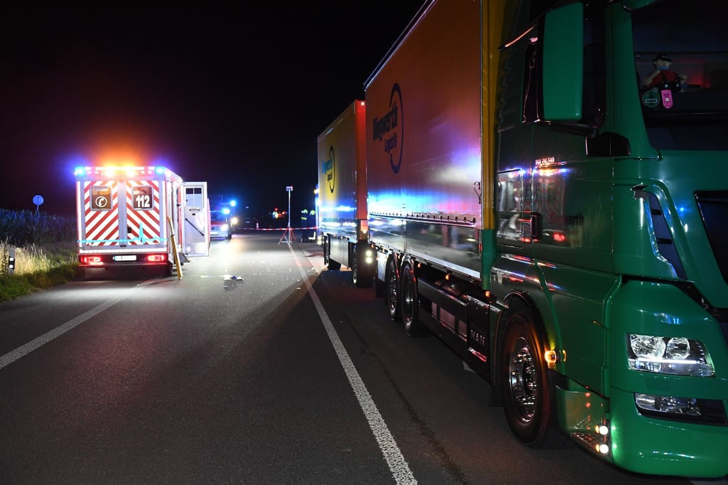 Lkw erfasst Fußgänger: Steinhagener bei Unfall tödlich verletzt