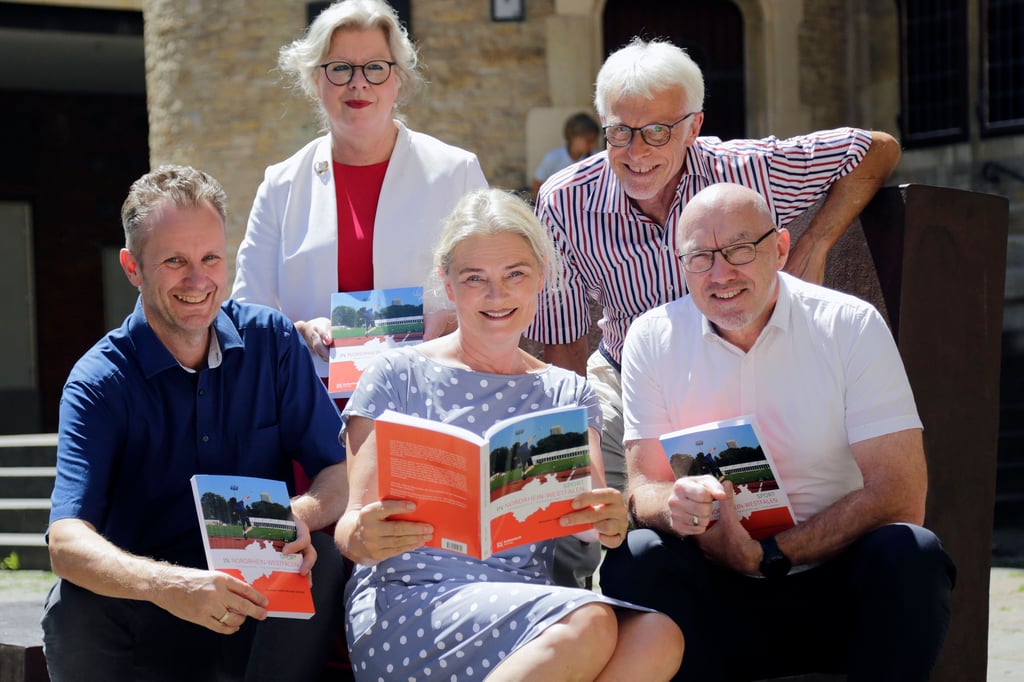 Alexander Heflik und Michael Schmitz wagen einen „Blick in die Herzkammer des Sports“