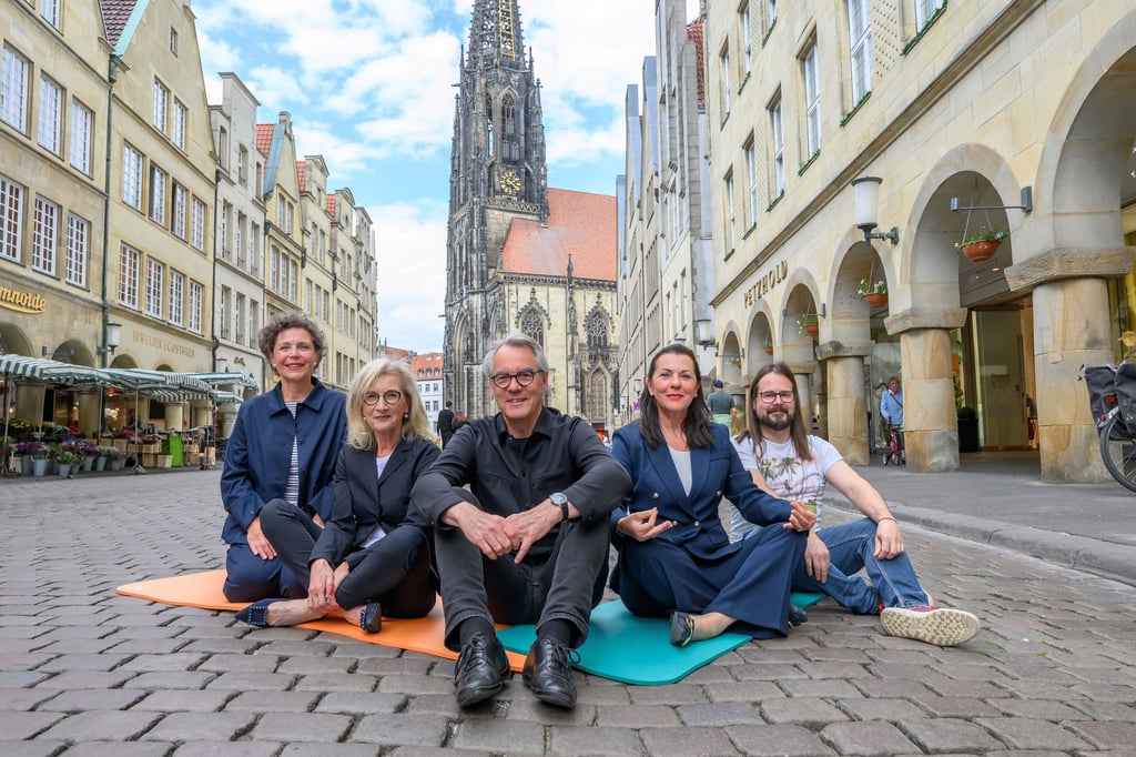 Münsters größte Yoga-Stunde auf dem Prinzipalmarkt
