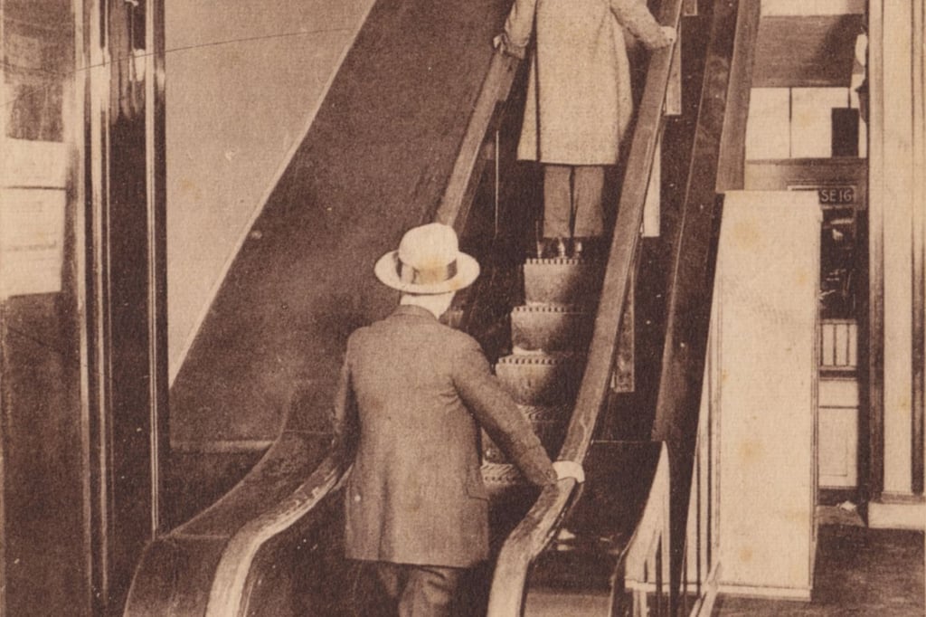 100-Jahre-Rolltreppe-Traumfahrt-f-r-30-Sekunden