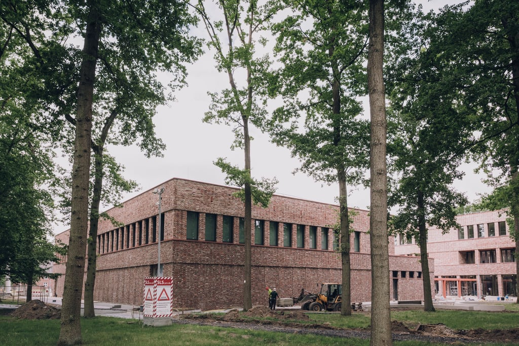 Massiver-Wasserschaden-in-der-neuen-Zweifachsporthalle