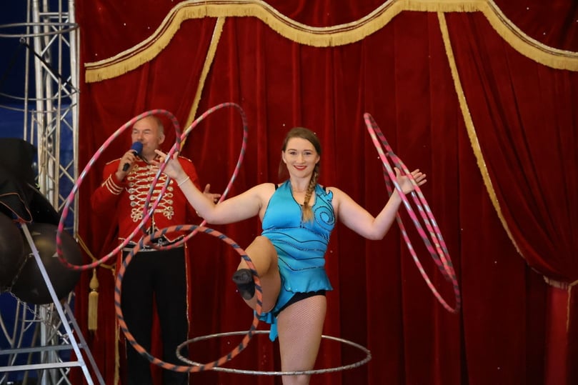 Akrobatik darf im Kinderzirkus nicht fehlen.