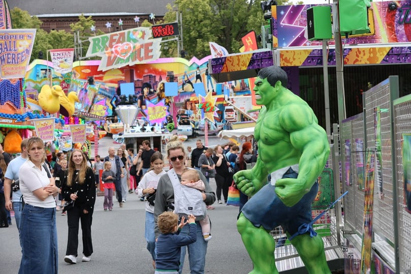 Auch Superhelden sind auf dem Send vertreten.
