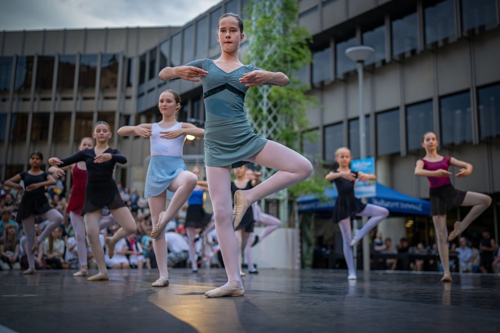Menschen aus ganz Europa tanzen zwei Wochen in Bielefeld