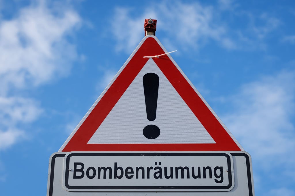 Nach-Bombenentsch-rfung-A4-und-A559-bei-K-ln-wieder-frei