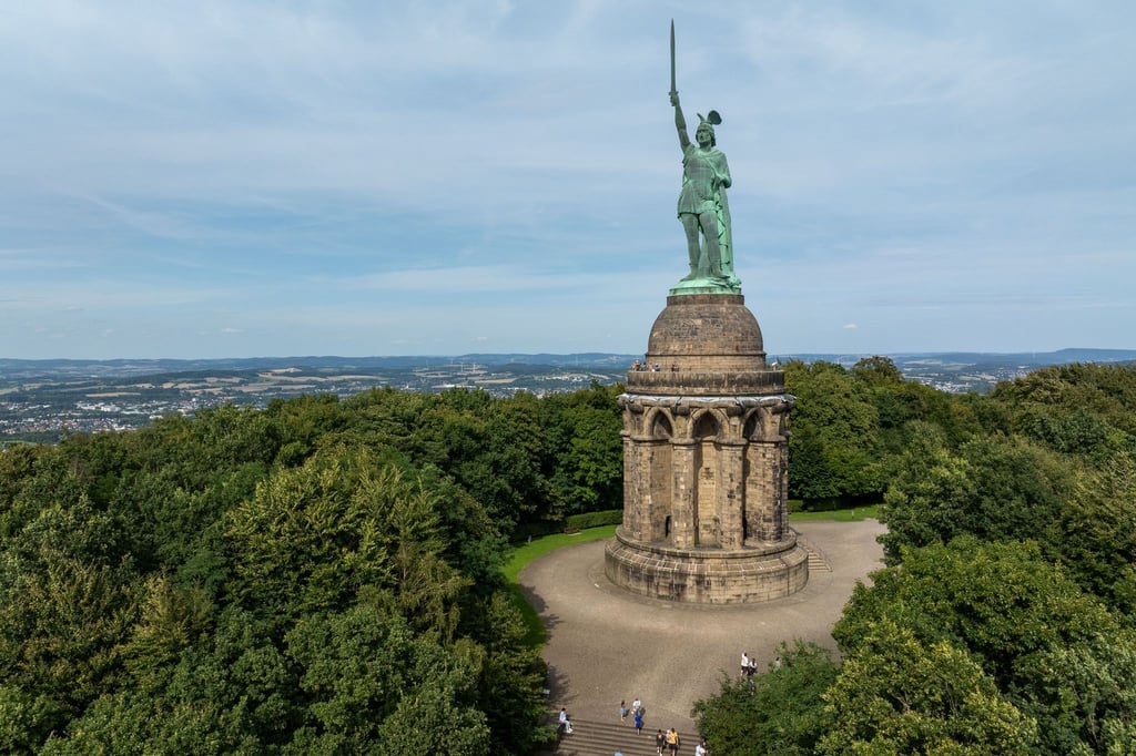 Björn Höcke und Matthias Helferich: Treffen am Hermannsdenkmal?