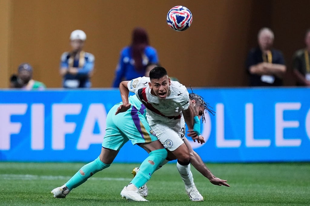 Leverkusen-holt-Argentinier-Echeverri-und-Franzose-Bad-
