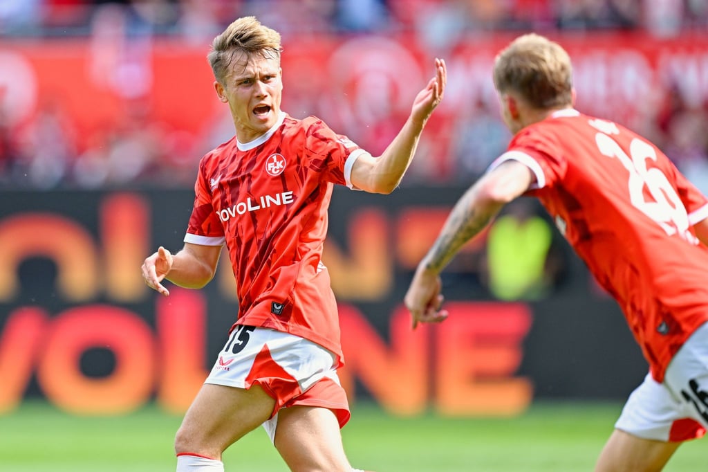 Kaiserslautern-feiert-sp-ten-Sieg-gegen-Darmstadt